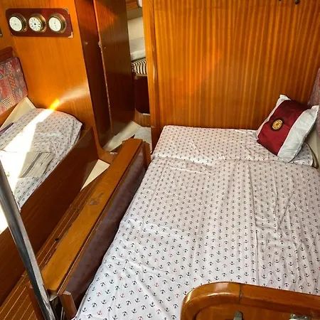Welcome Aboard Yacht Cruiser! Tekne Mataró