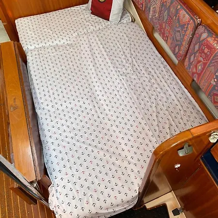 Welcome Aboard Yacht Cruiser! Tekne Mataró