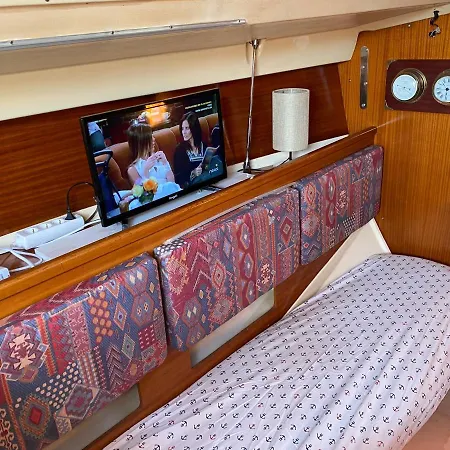 Welcome Aboard Yacht Cruiser! Mataró