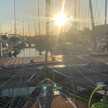 Welcome Aboard Yacht Cruiser! Tekne *